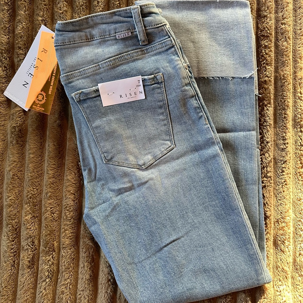 Risen Women's Cropped Blue Jeans